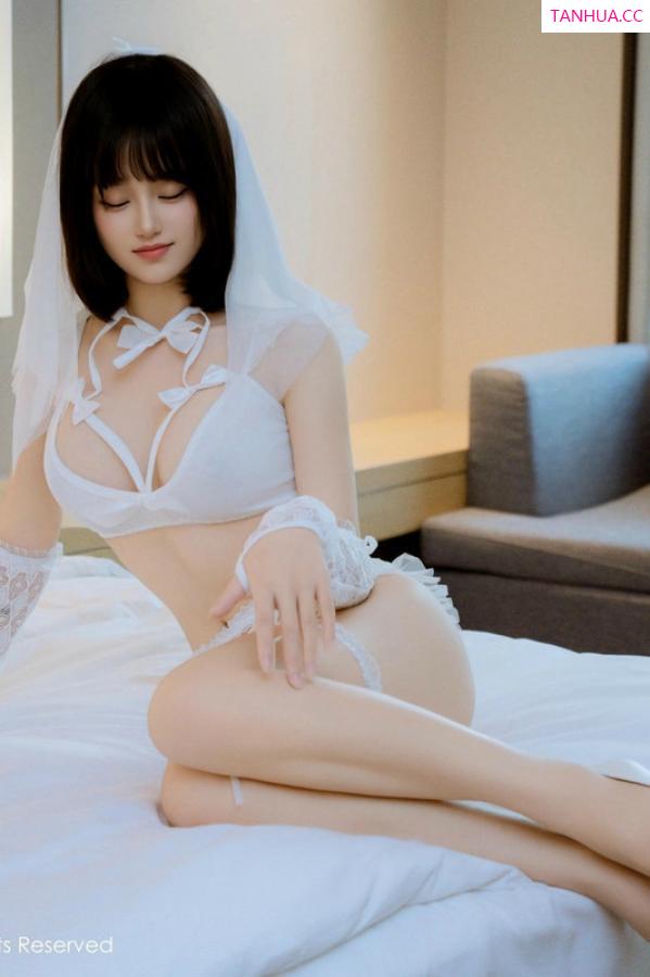 涵涵_blackangela  [XiuRen]高清写真图 2025.03.06 No.9972 涵涵Luna 美腿性感第16张图片